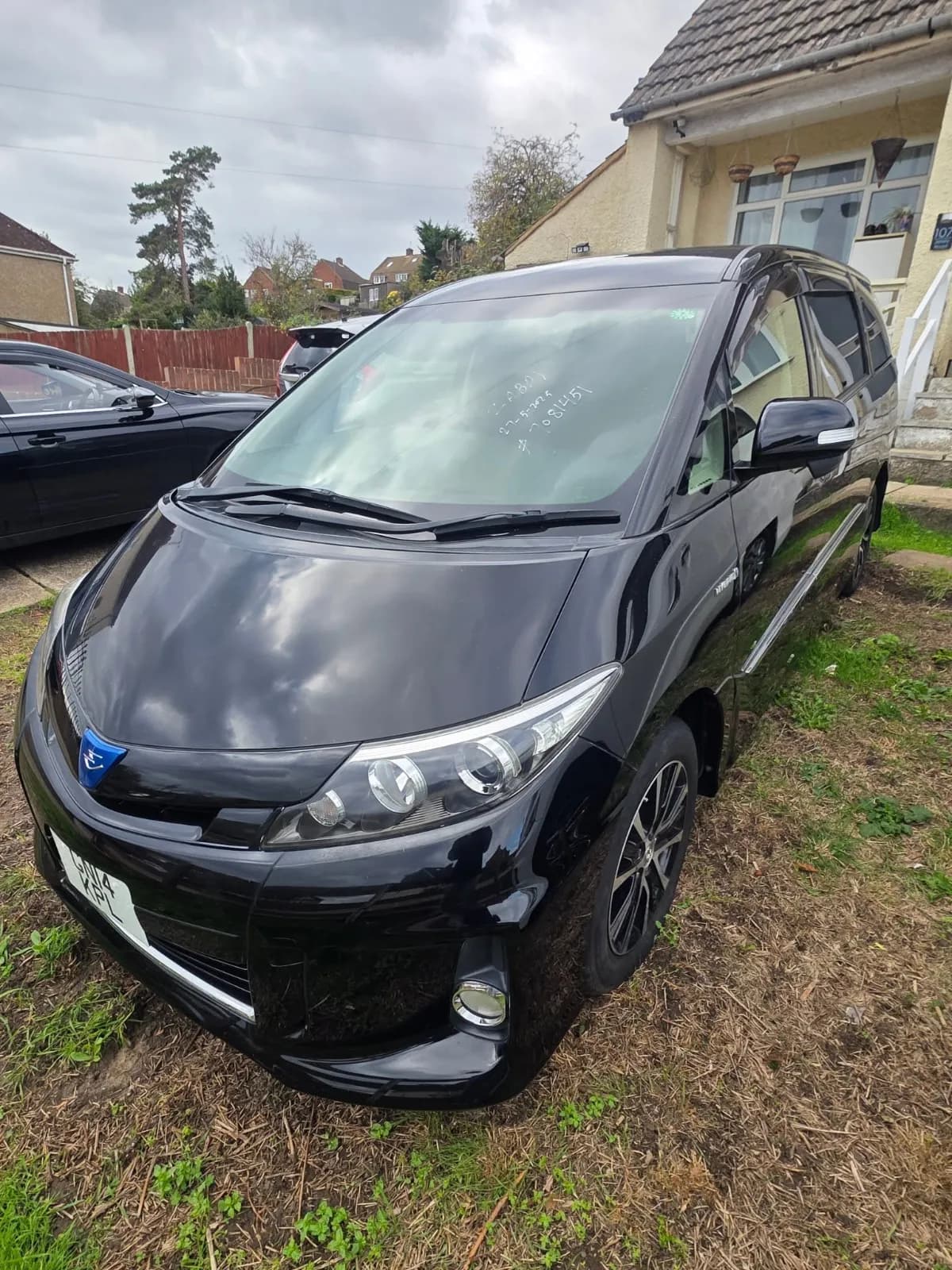 Toyota Estima 2014 Hybrid 8 Seater — photo 1
